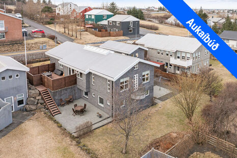 Efstahlíð 8, Hafnarfjörður