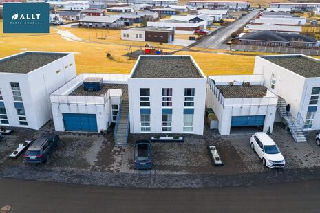 Leirdalur 33 eh, Reykjanesbær