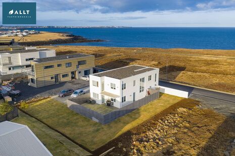 Brekadalur 12, Reykjanesbær