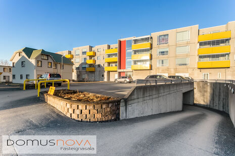 Kirkjubraut 12, Akranes